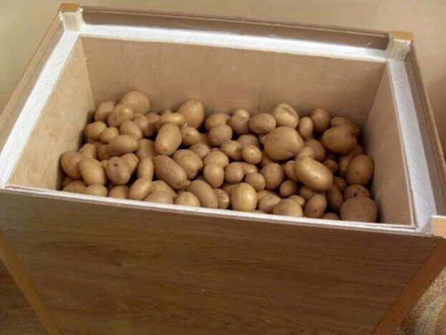 Хранение картошки в ящике на балконе