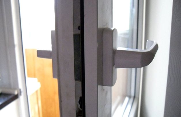 Ручка на балконную дверь 